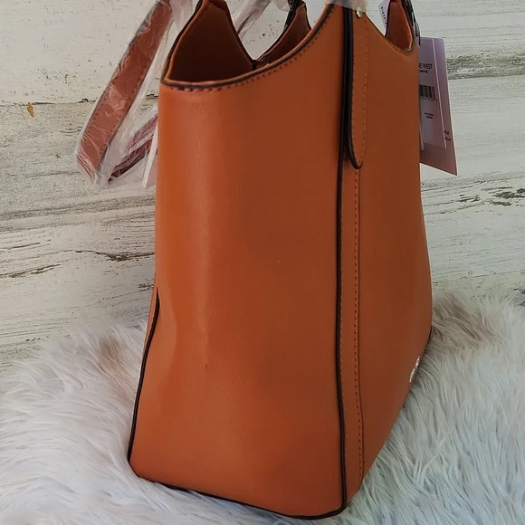 NWT NINE WEST DIANTHA CARRYALL SHOULDER BAG WITH WRISTLET - Picture 11 of 16